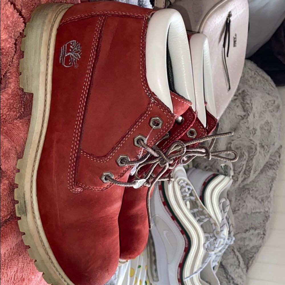 Red and White Timberlands